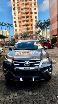 TOYOTA HILUX SW4 2.8 SRX 4X4 16V TURBO INTERCOOLER DIESEL 4P AUTOMÁTICO TOYOTA HILUX SW4 2.8 SRX 4X4 16V TURBO INTERCOOLER DIESEL 4P AUTOMÁTICO